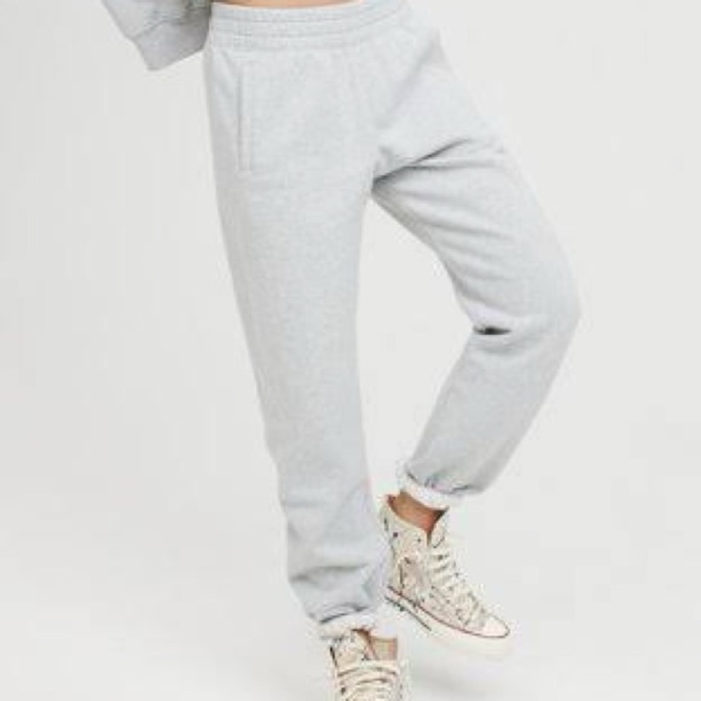 American Eagle Outfitters Heather Gray Cropped Pants